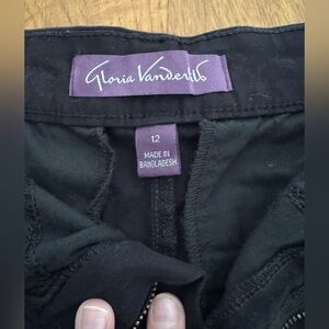 Gloria Vanderbilt Black Chino Shorts size 12